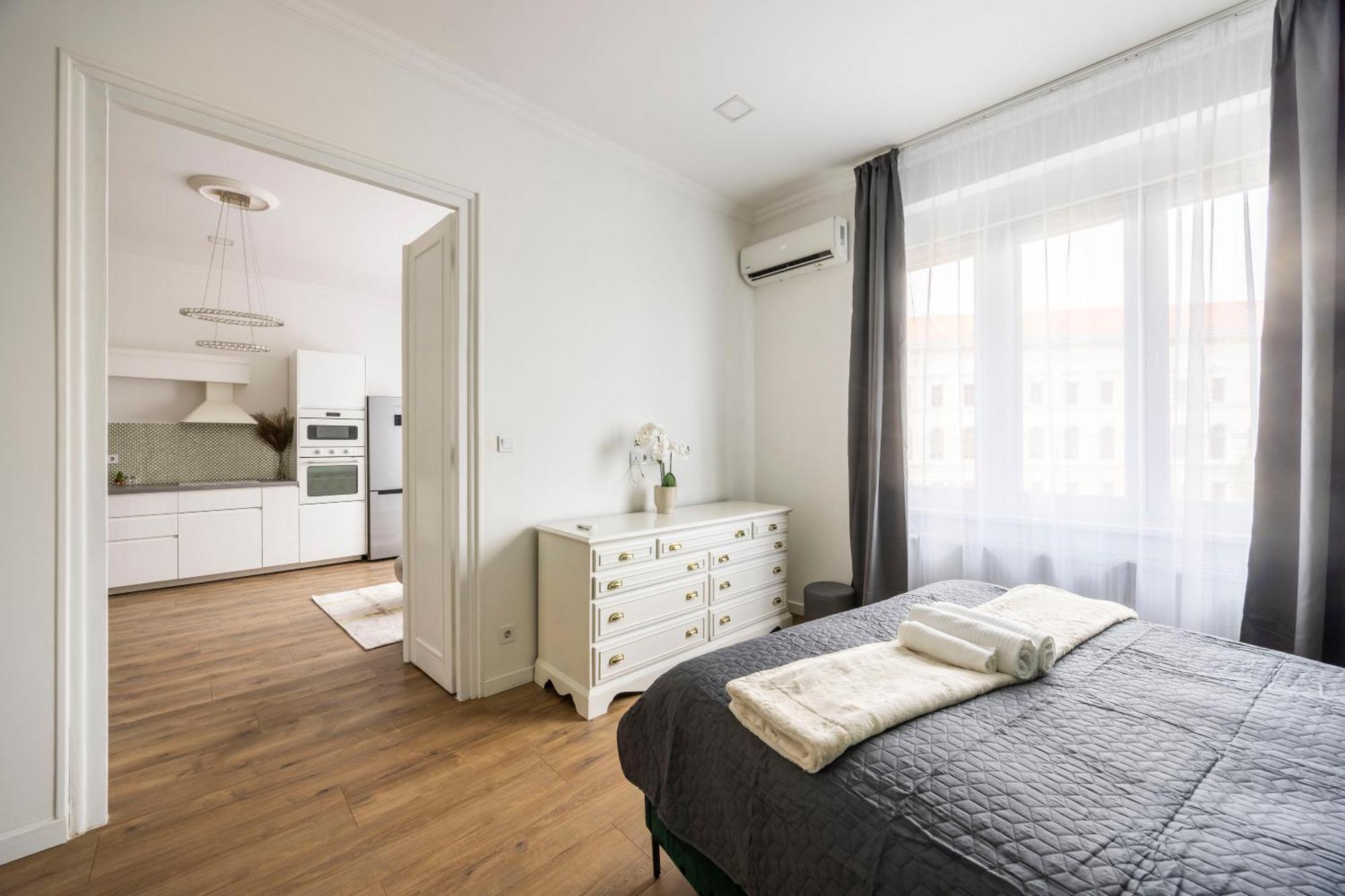 Luxy Central Spacious & Cozy Residence With Balcony Boedapest Buitenkant foto